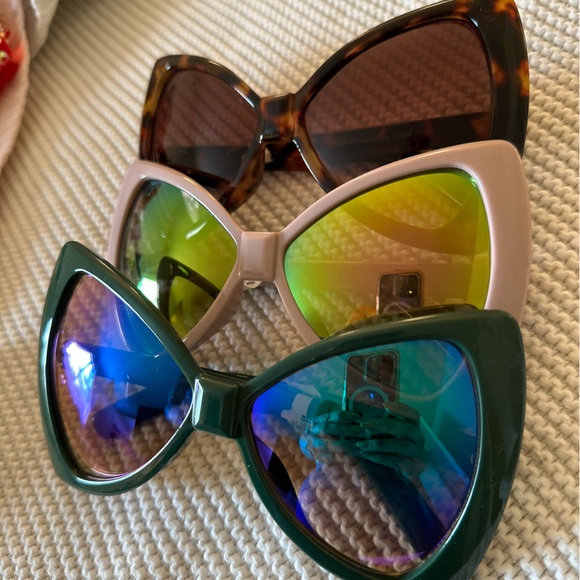 iB Retro Oversized Bow Sunglasses - Picture 2 of 9